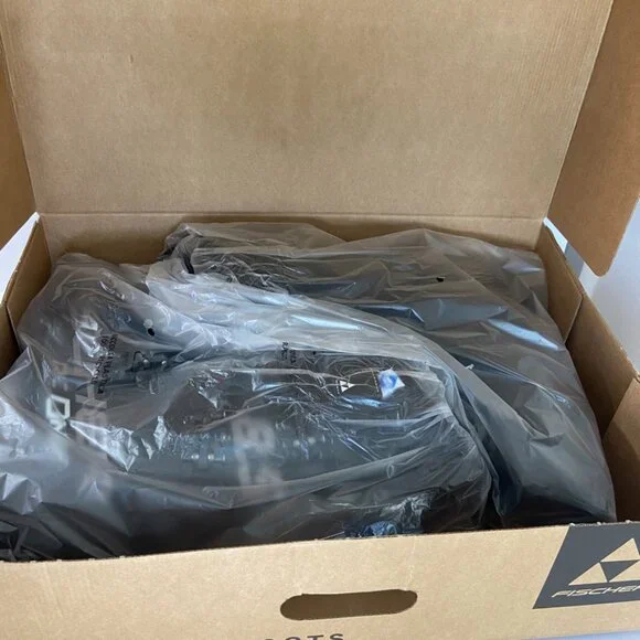 NWT Fischer Black RC One 8.5 Ski Boots - Picture 9 of 16